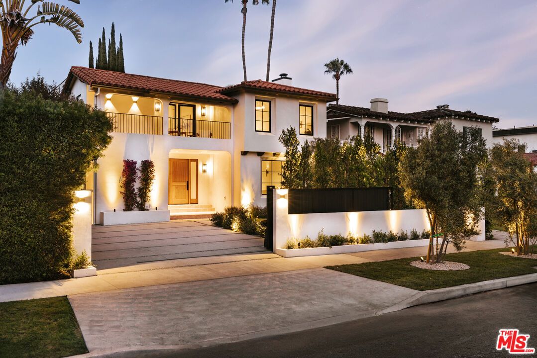 Backyard, Exterior, Facade, Spanish Mediterranean