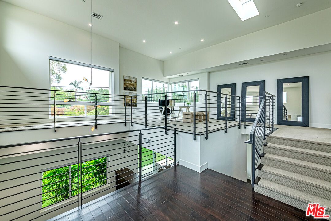 Interior, Pendant Lights, Recessed Lighting, Wood Texture Flooring
