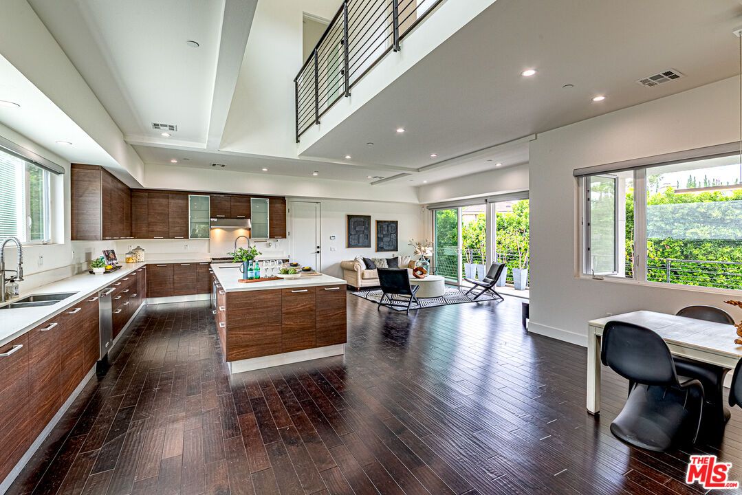 Dining room, Interior, Kitchen, Recessed Lighting, Wood Texture Flooring