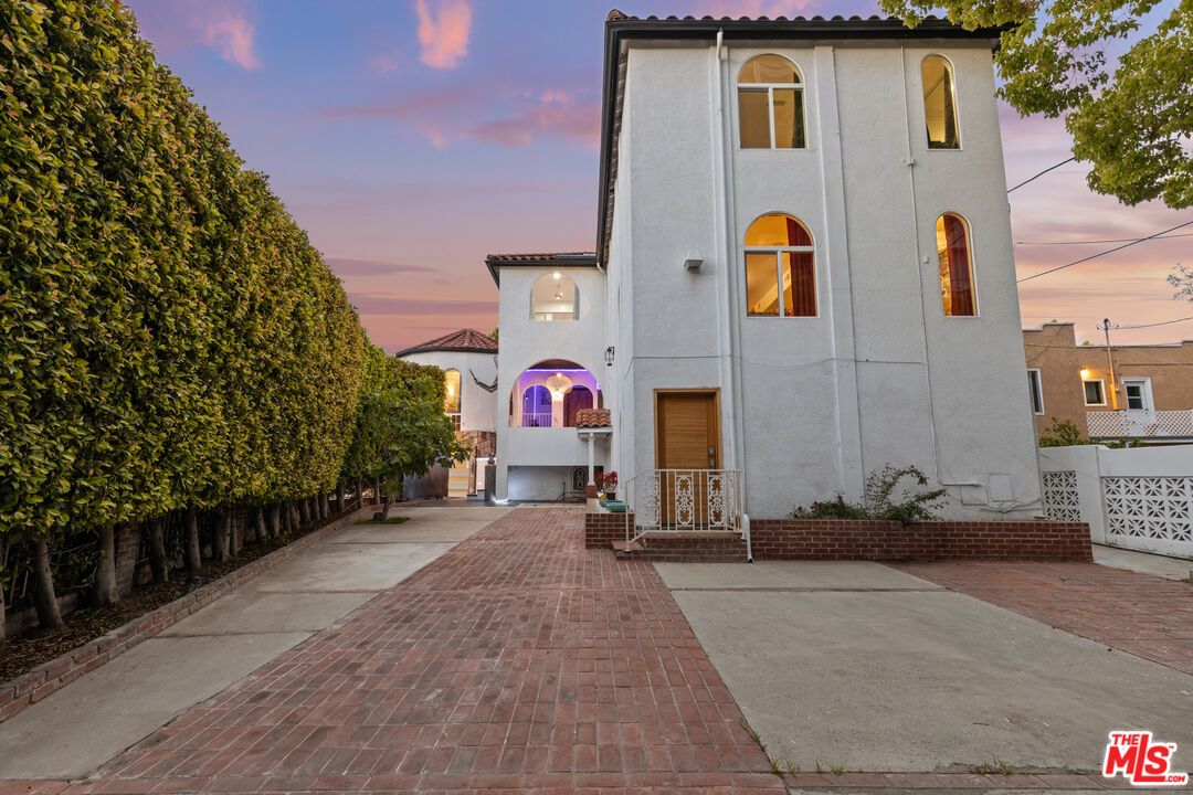 Exterior, Facade, Spanish Mediterranean