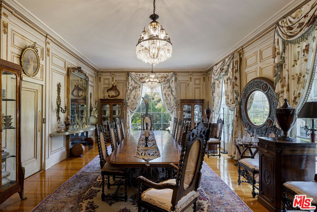 Chandelier, Dining room, Interior, Wood Texture Flooring
