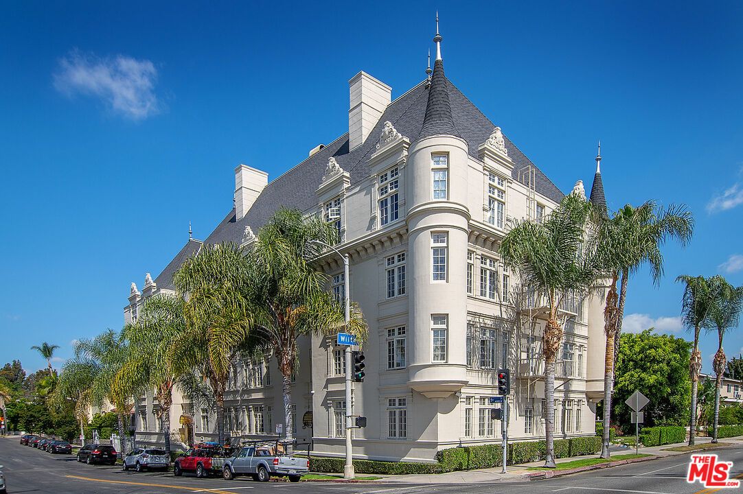 Exterior, Facade, Queen Anne Victorian