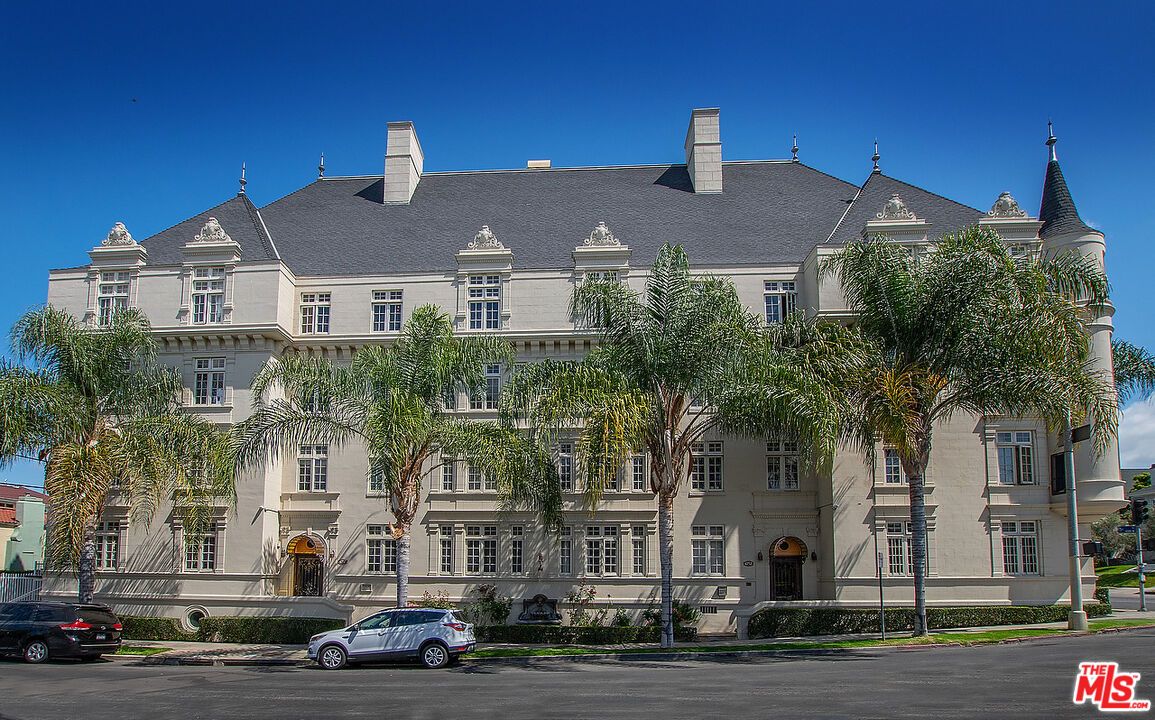 Exterior, Facade, French Provincial