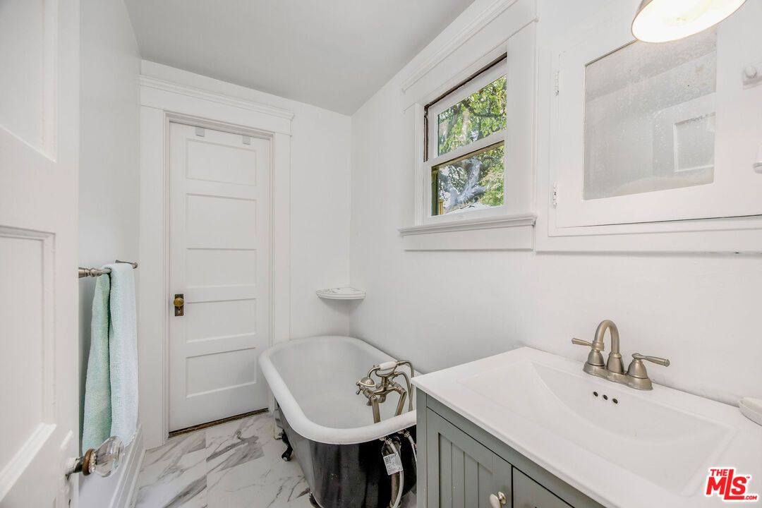 Bathroom, Free Standing Baths, Interior, Marble