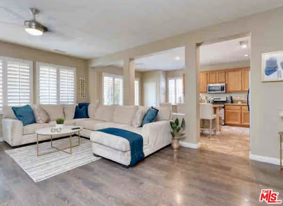 Interior, Kitchen, Living room, Recessed Lighting, Wood Texture Flooring