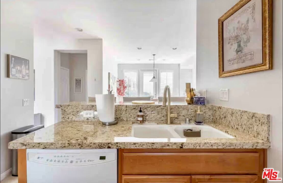 Interior, Kitchen, Pendant Lights, Recessed Lighting