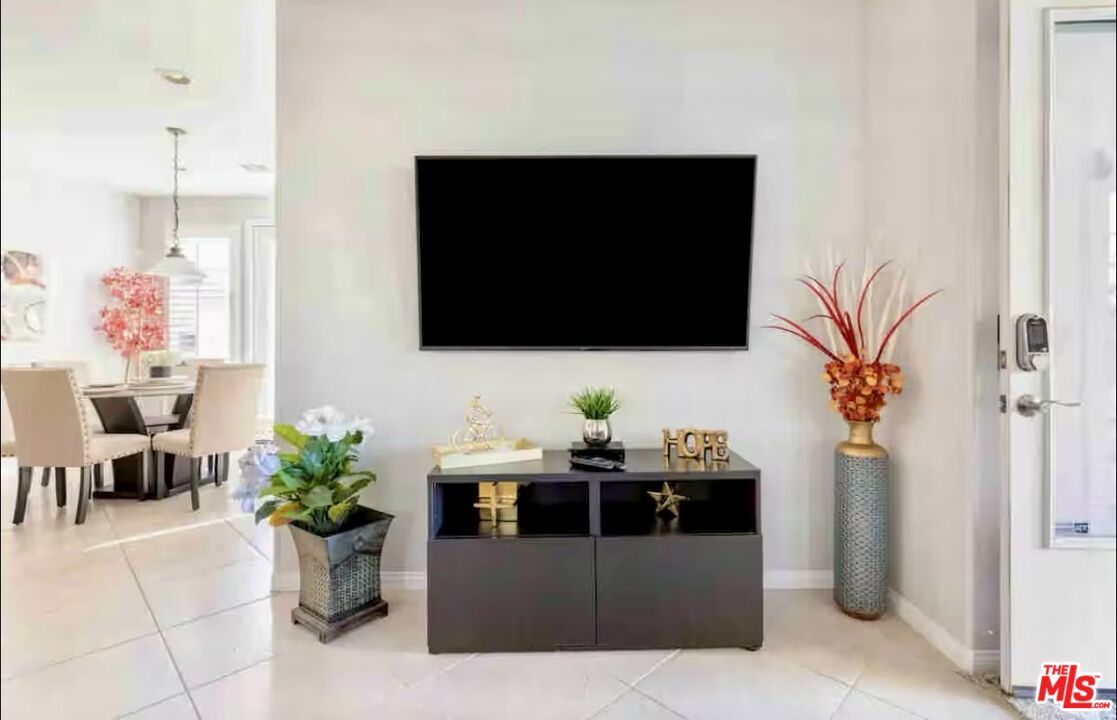 Dining room, Interior, Pendant Lights