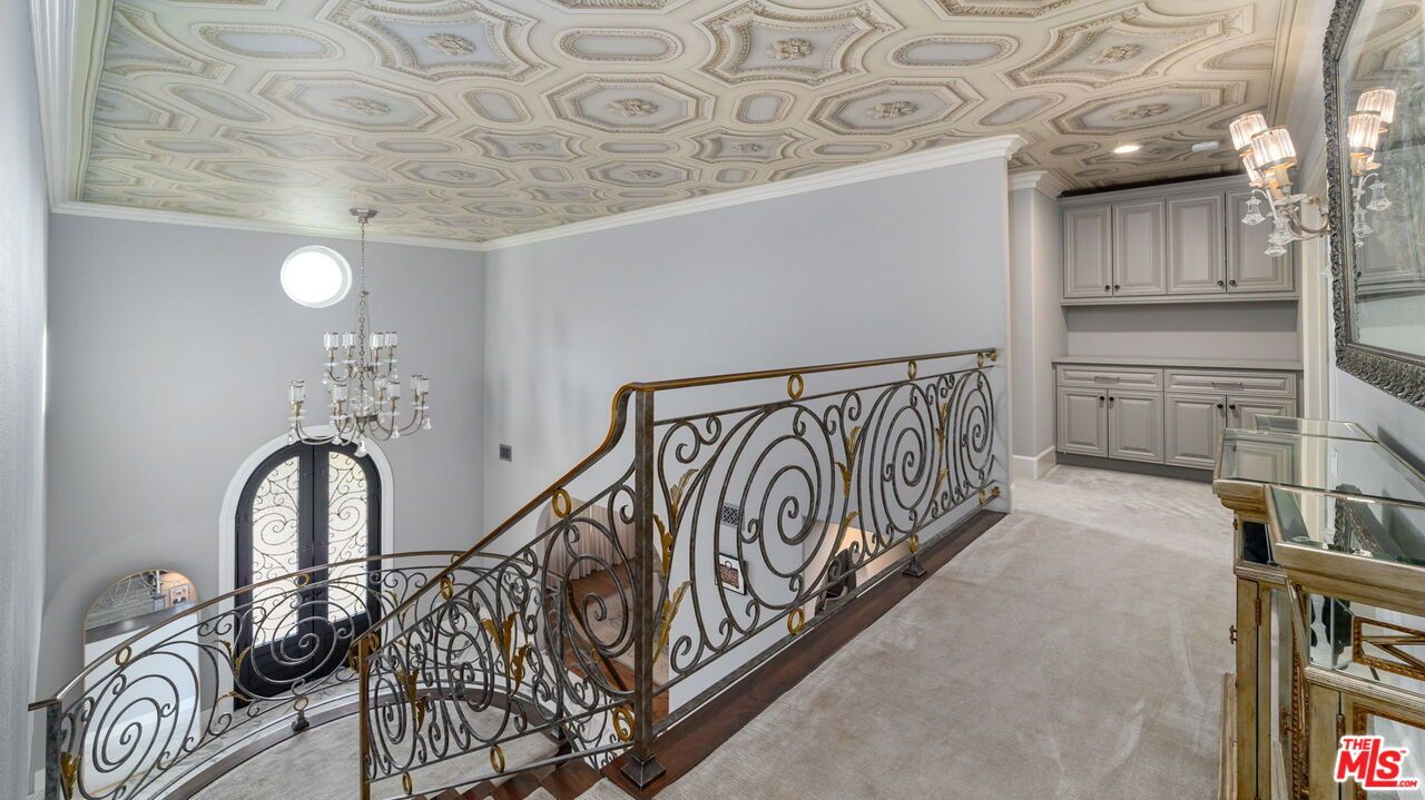 Chandelier, Interior, Pendant Lights