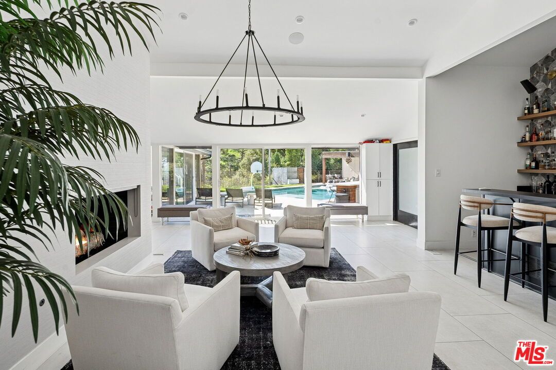 Fireplace, Interior, Living room, Pendant Lights, Recessed Lighting