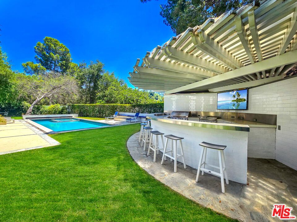 Backyard, Exterior, Pool