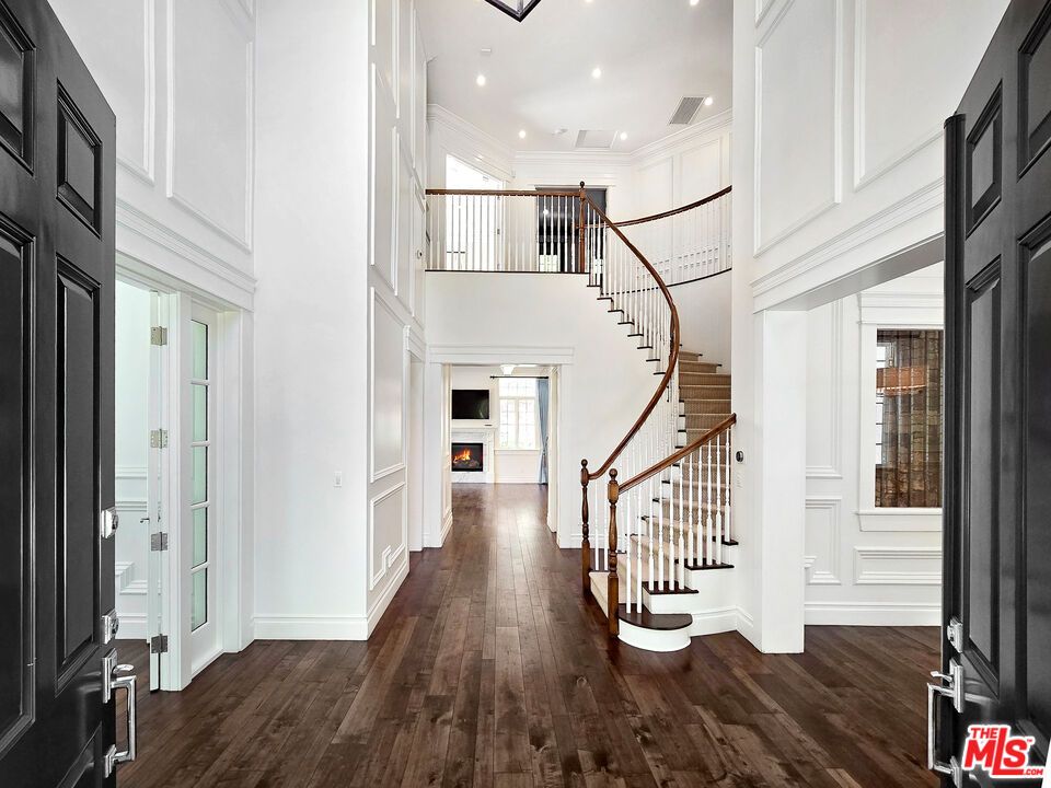 Fireplace, Interior, Recessed Lighting, Wood Texture Flooring