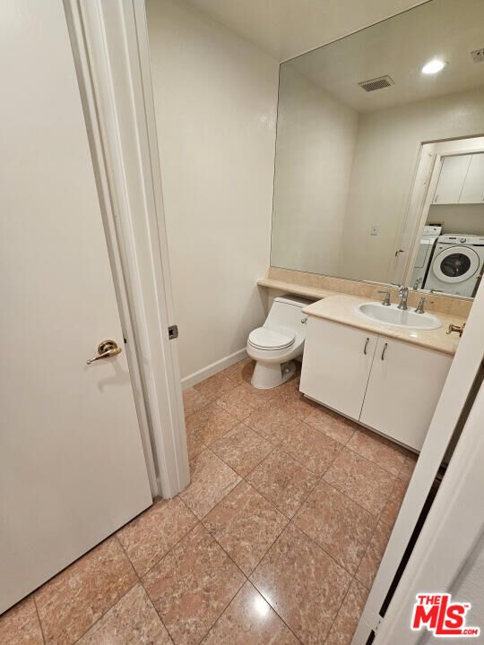 Bathroom, Interior, Recessed Lighting, Washer