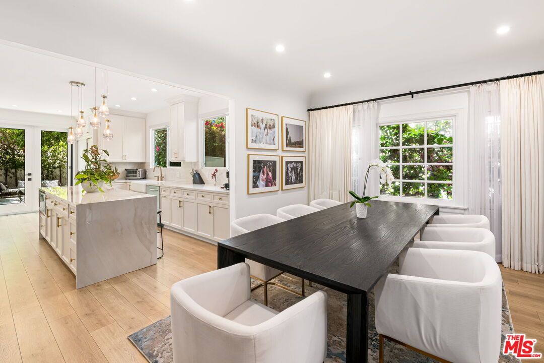 Dining room, Interior, Kitchen, Pendant Lights, Recessed Lighting, Wood Texture Flooring