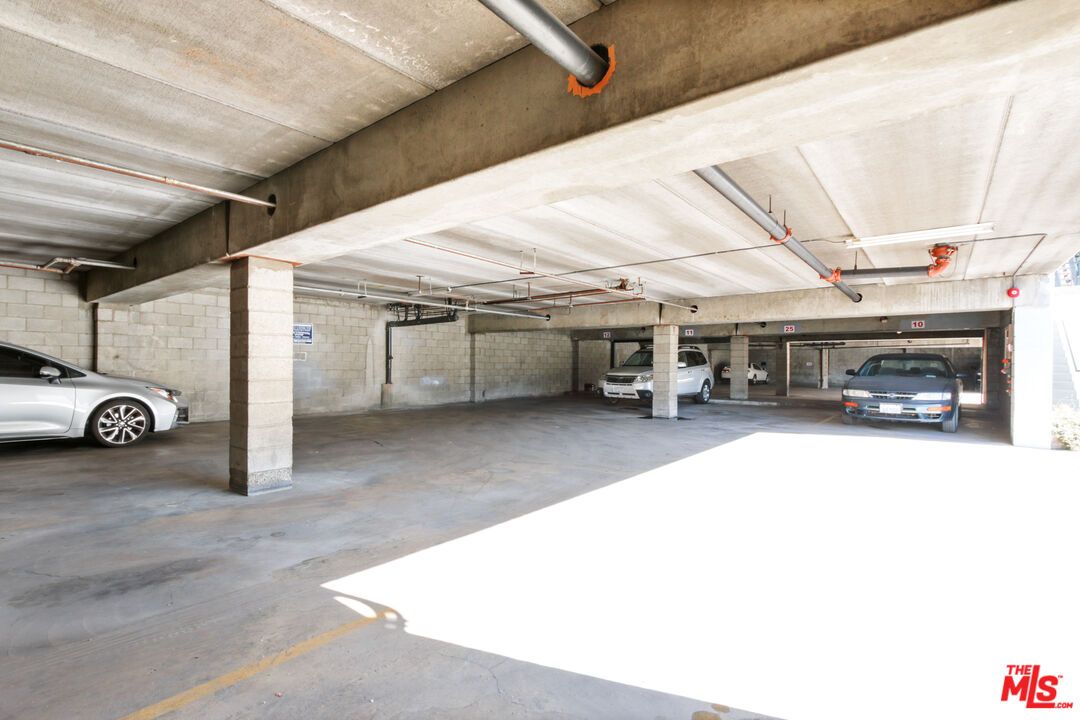 Garage, Interior, Stone Walls