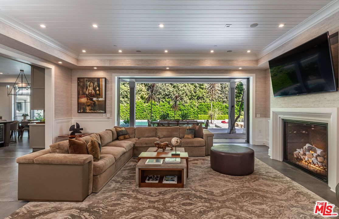 Fireplace, Interior, Living room, Pendant Lights, Recessed Lighting