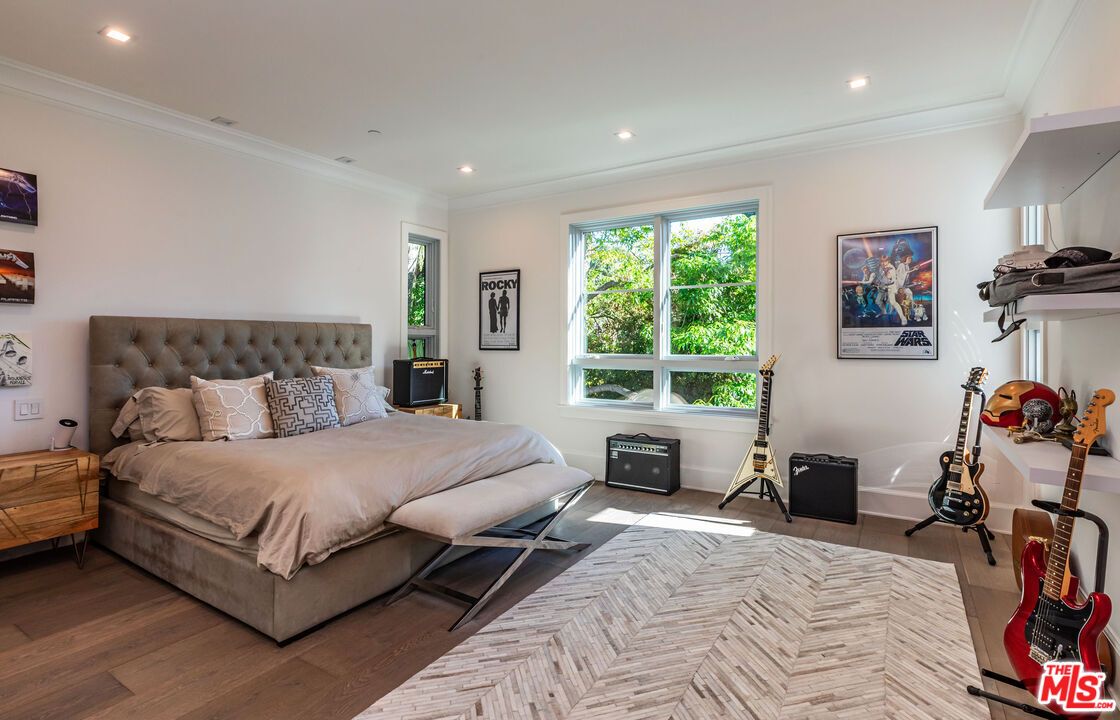Bedroom, Fitness Equipment, Interior, Recessed Lighting, Wood Texture Flooring