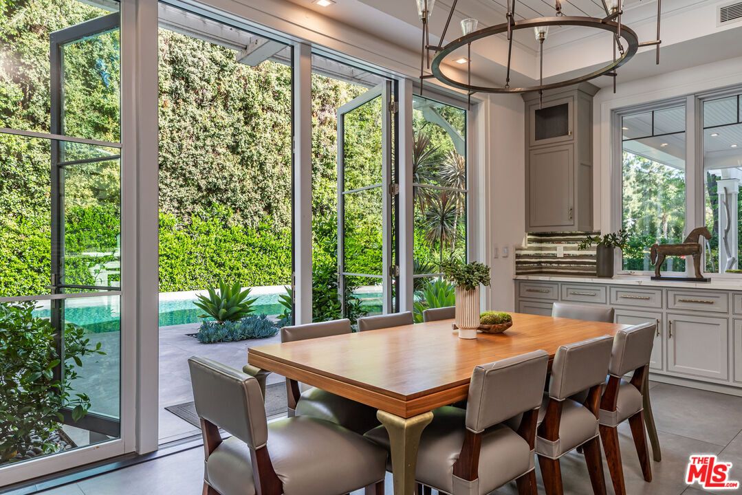 Dining room, Interior, Recessed Lighting