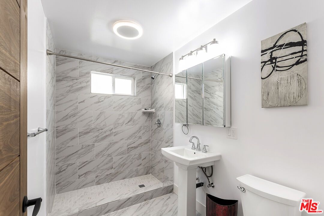 Bathroom, Interior, Marble, Marble Walls