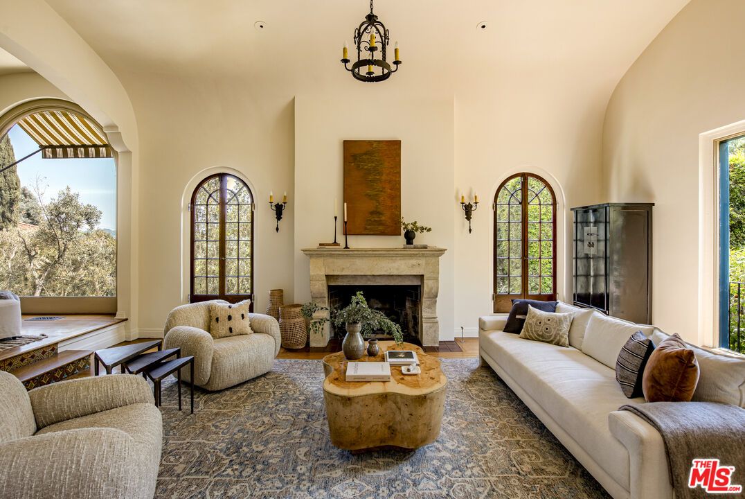 Fireplace, Interior, Living room
