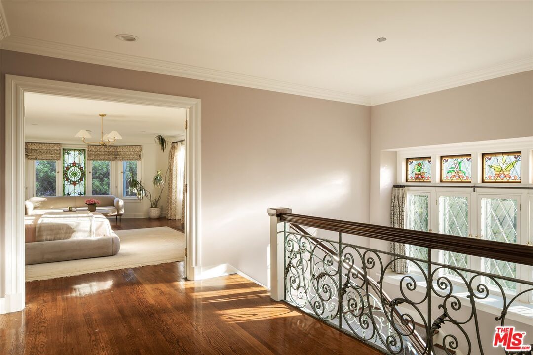 Chandelier, Interior, Recessed Lighting, Wood Texture Flooring