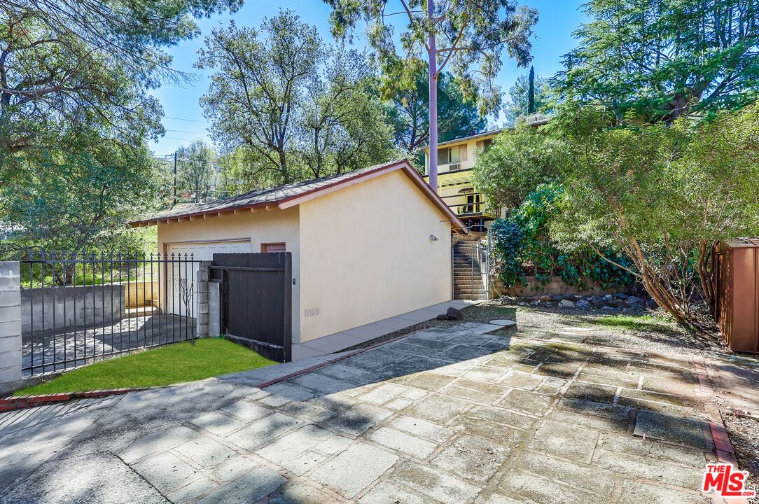 Backyard, Detached Garage, Exterior