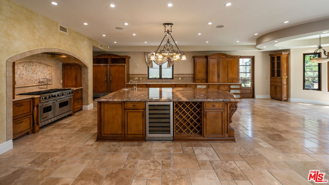 Chandelier, Interior, Kitchen, Pendant Lights, Recessed Lighting, Stainless Steel Appliances