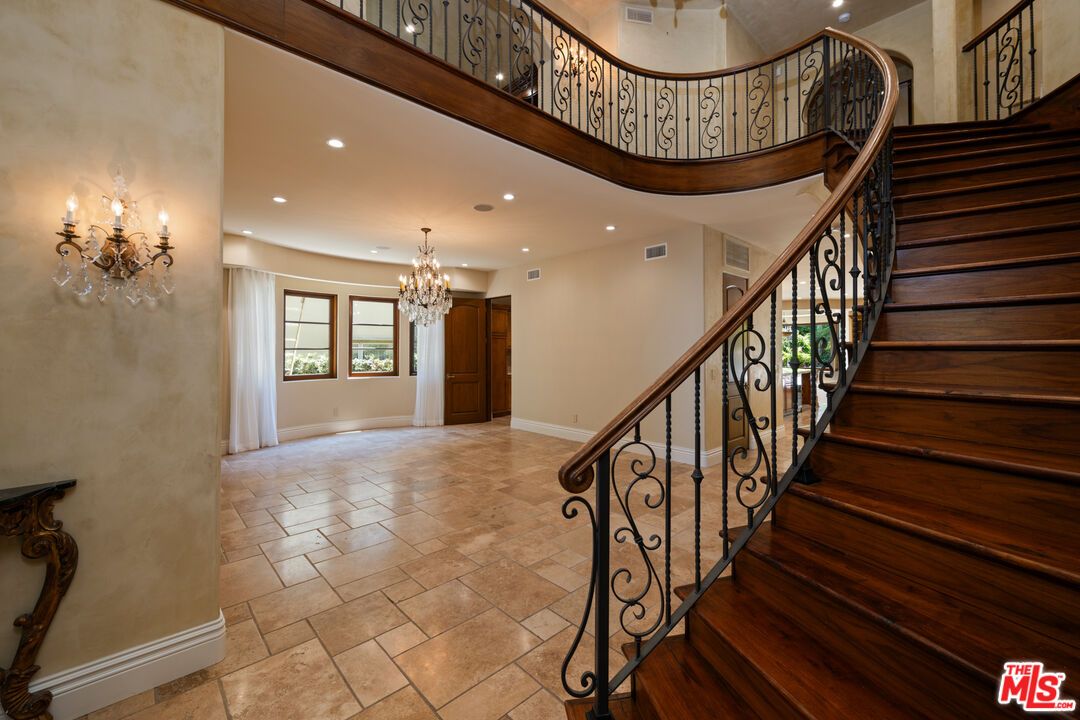 Chandelier, Interior, Recessed Lighting