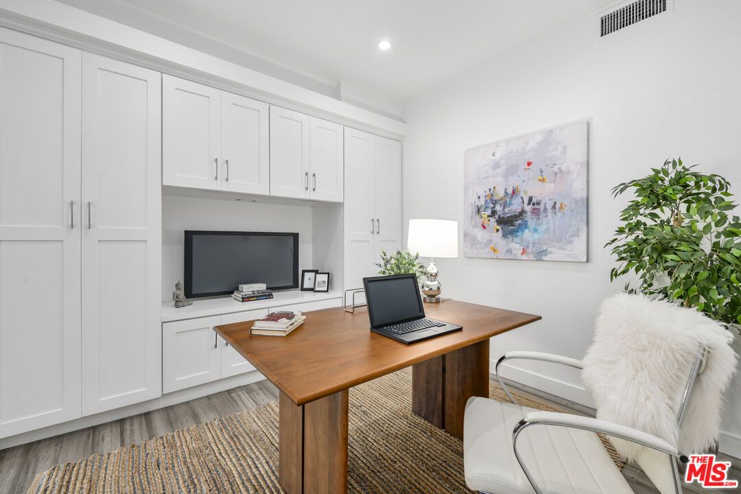 Home Office, Interior, Recessed Lighting, Wood Texture Flooring
