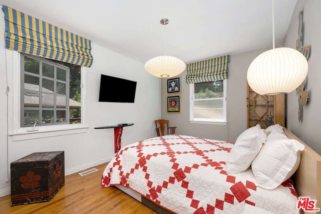 Bedroom, Interior, Pendant Lights, Wood Texture Flooring