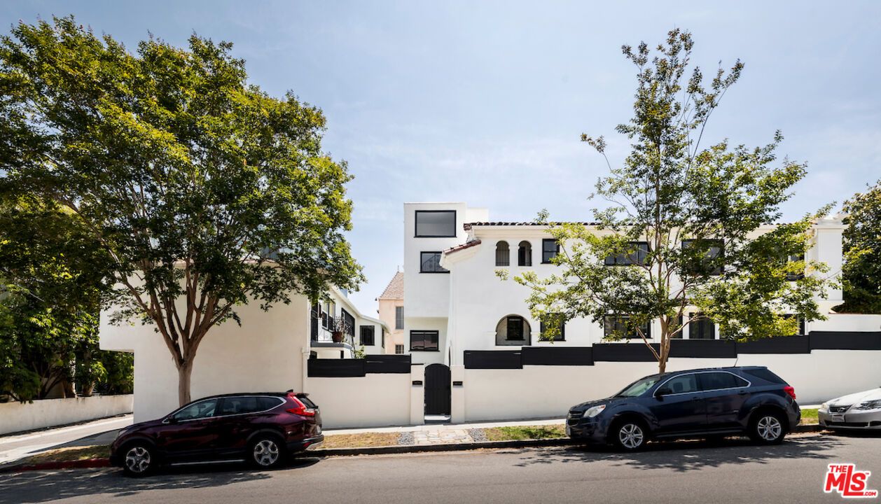Exterior, Facade, Spanish Mediterranean