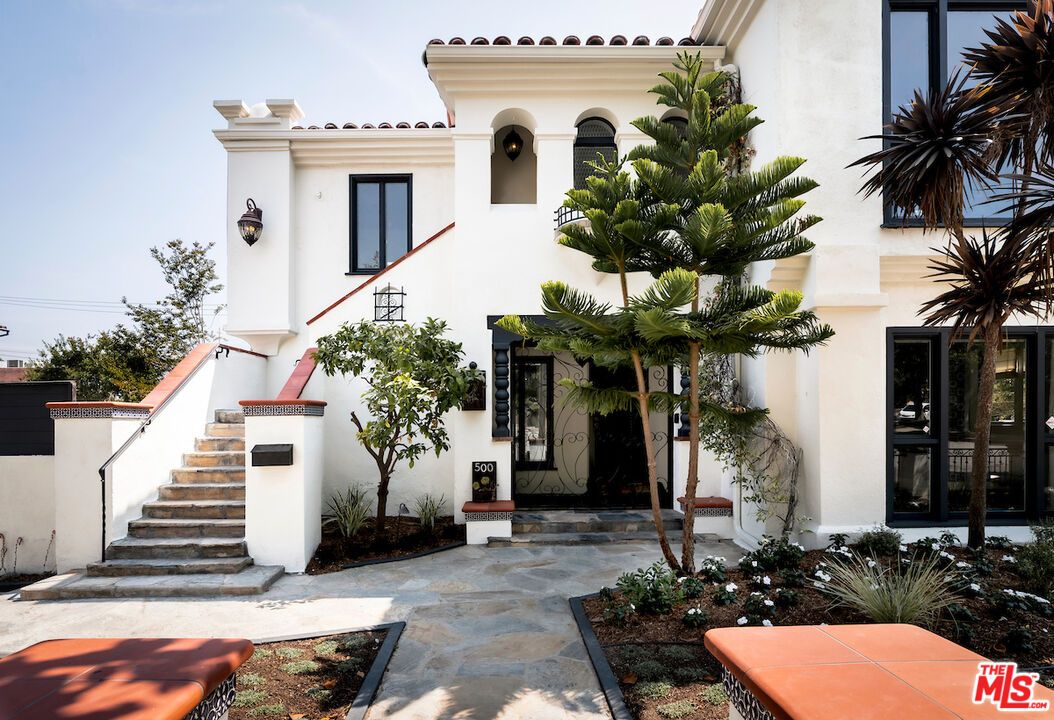 Exterior, Facade, Spanish Mediterranean