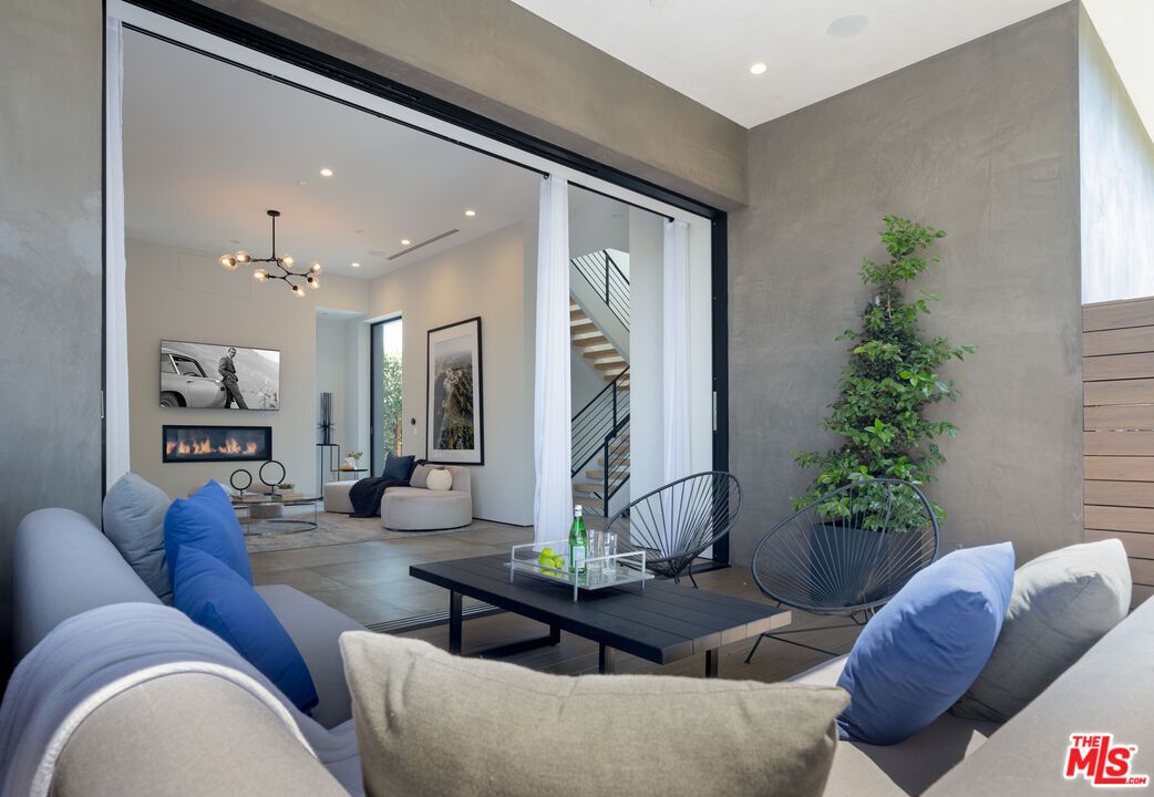 Fireplace, Interior, Living room, Pendant Lights, Recessed Lighting, Wood Texture Flooring