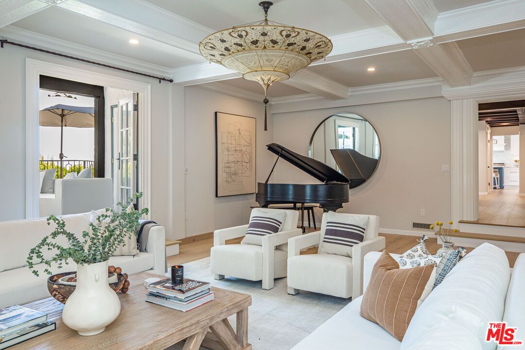 Interior, Living room, Piano, Recessed Lighting, Wood Texture Flooring