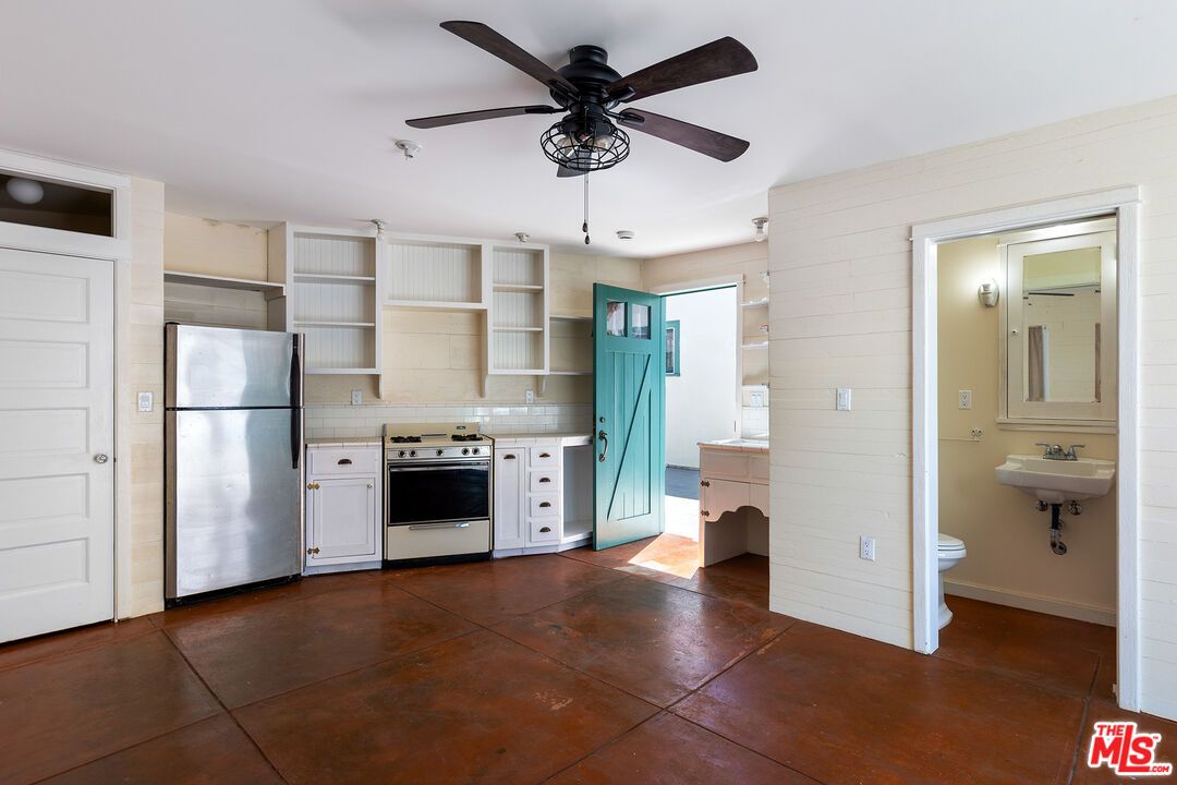 Interior, Kitchen