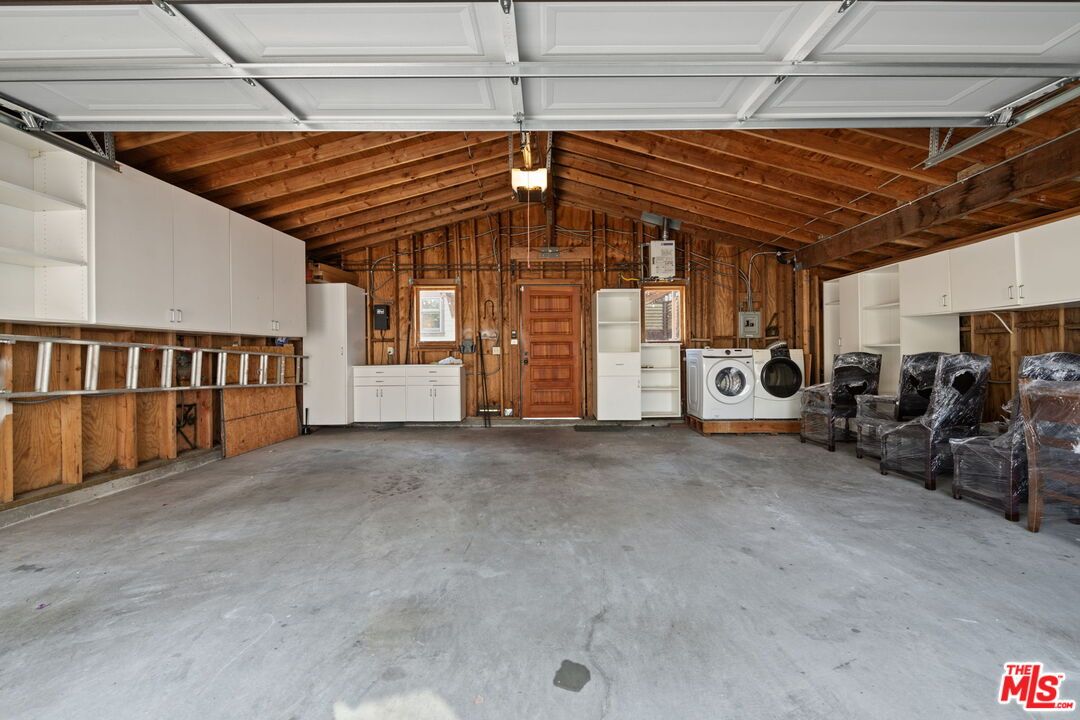 Interior, Washer, Wooden Beams, Wooden Ceilings, Wooden Walls
