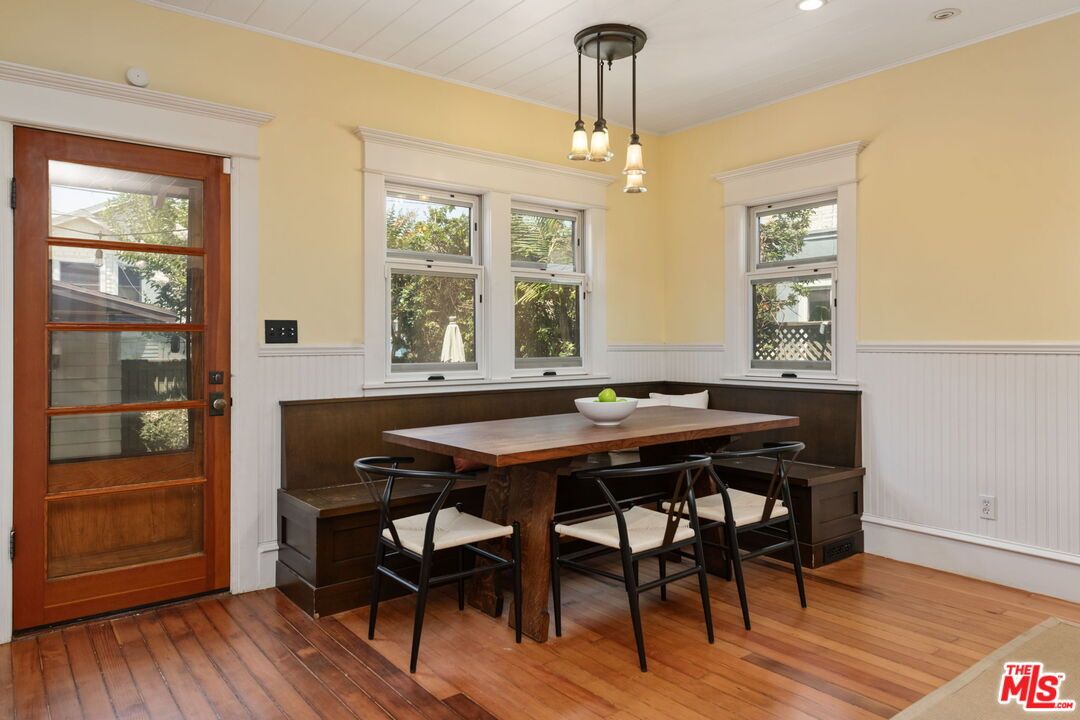 Dining room, Interior, Pendant Lights, Recessed Lighting, Wood Texture Flooring