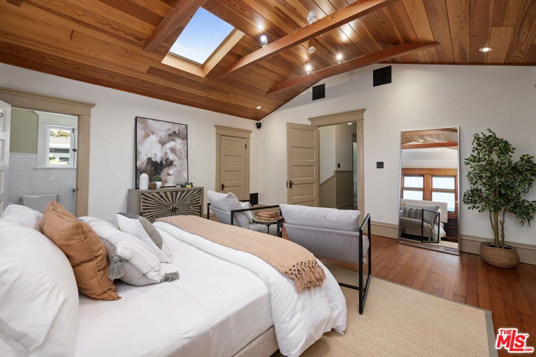 Bedroom, Interior, Recessed Lighting, Wooden Beams, Wooden Ceilings, Wood Texture Flooring