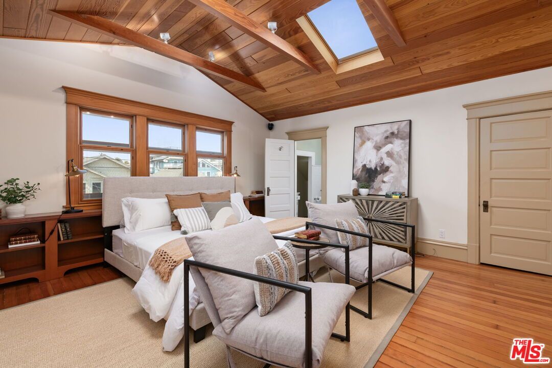 Interior, Living room, Recessed Lighting, Wooden Beams, Wooden Ceilings, Wood Texture Flooring