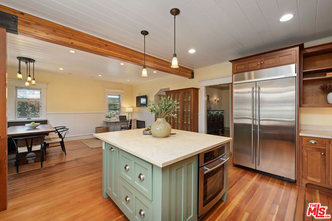 Dining room, Interior, Kitchen, Pendant Lights, Recessed Lighting, Stainless Steel Appliances, Wood Texture Flooring