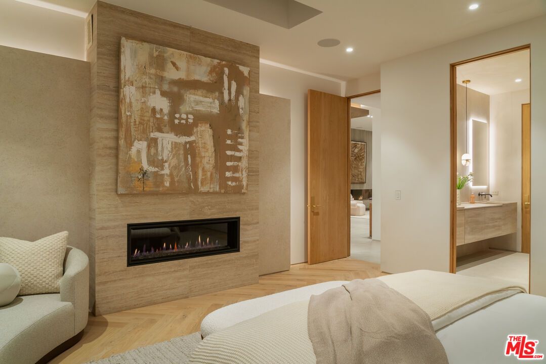 Bedroom, Fireplace, Interior, Recessed Lighting, Wood Texture Flooring