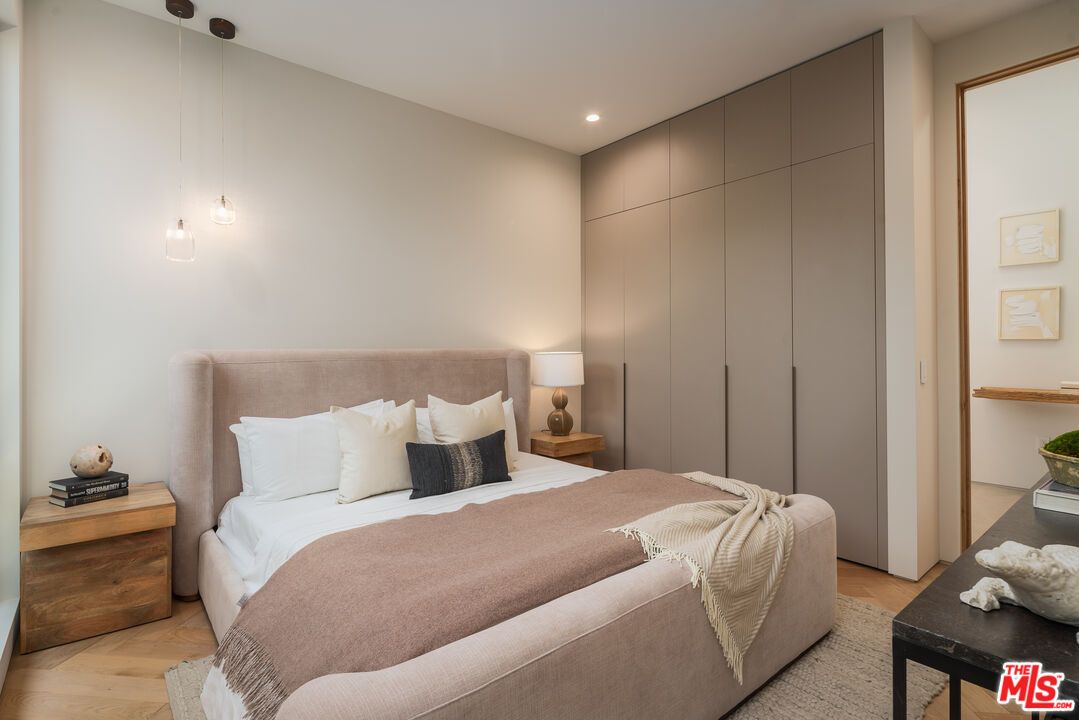 Bedroom, Interior, Pendant Lights, Recessed Lighting, Wood Texture Flooring