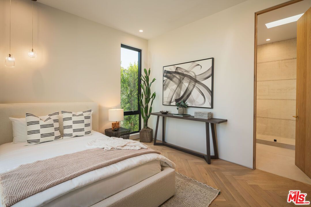 Bedroom, Interior, Pendant Lights, Recessed Lighting, Wood Texture Flooring