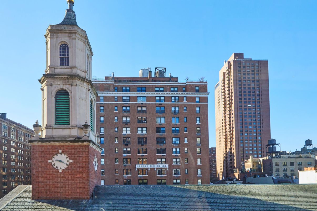 Exterior, Facade, Highrise