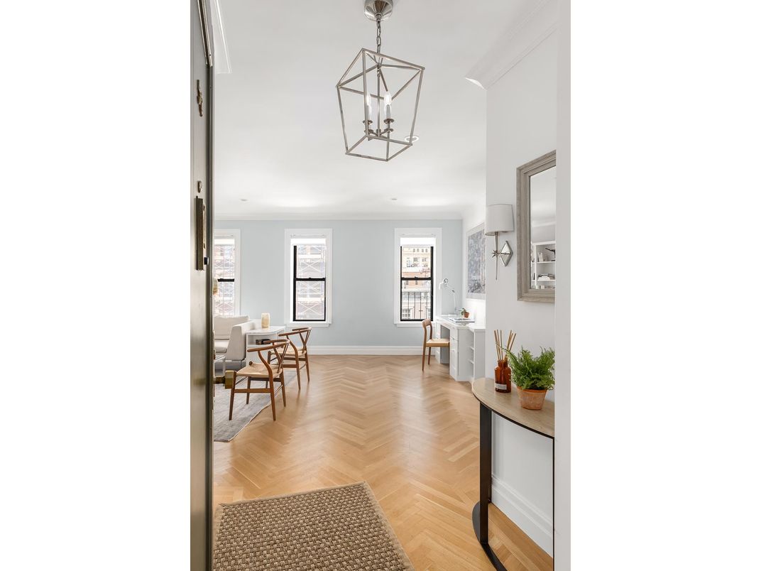 Chandelier, Dining room, Interior, Pendant Lights, Wood Texture Flooring