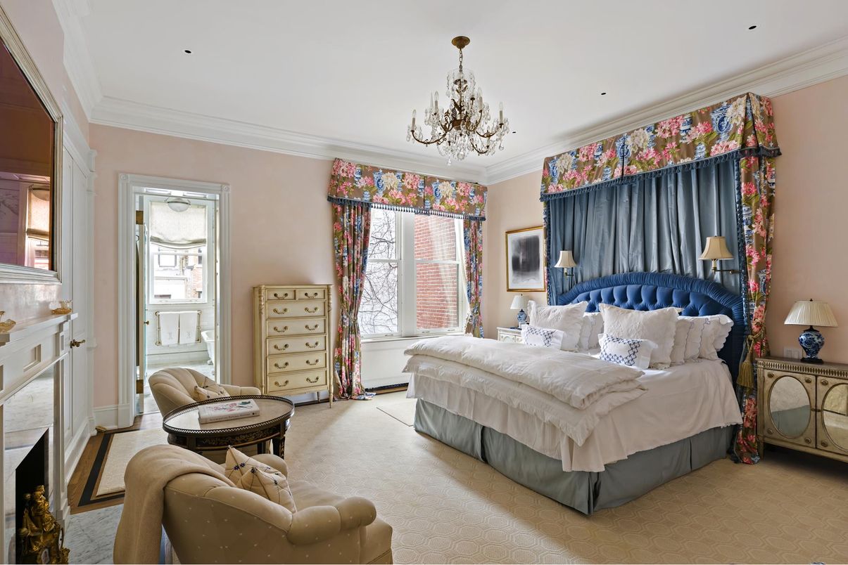 Bedroom, Chandelier, Interior, Recessed Lighting