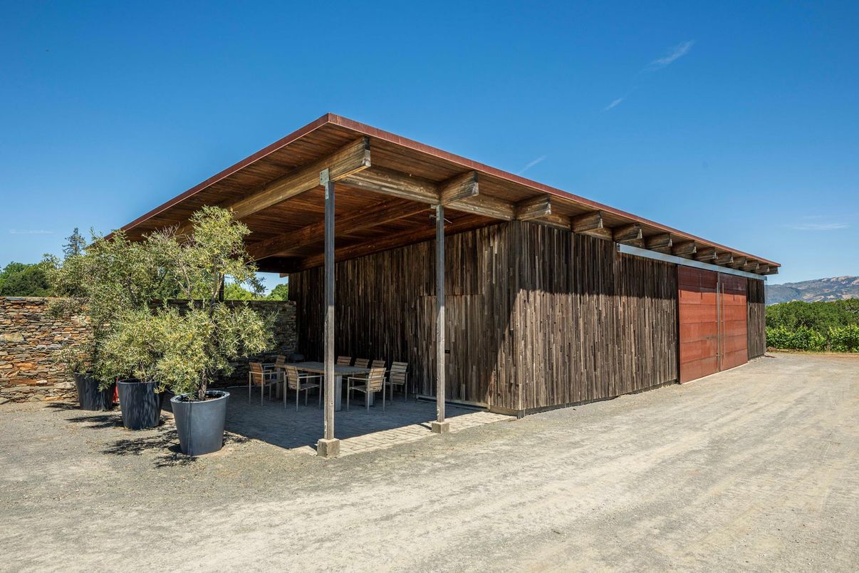 Detached Garage, Exterior