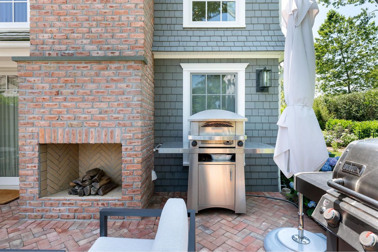 Exterior, Fireplace