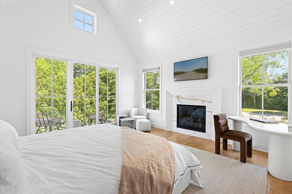 Bedroom, Fireplace, Interior, Recessed Lighting, Wood Texture Flooring