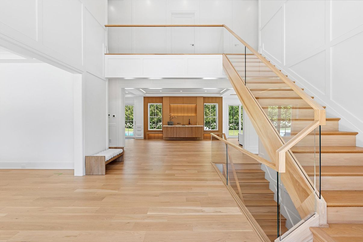 Interior, Recessed Lighting, Wood Texture Flooring