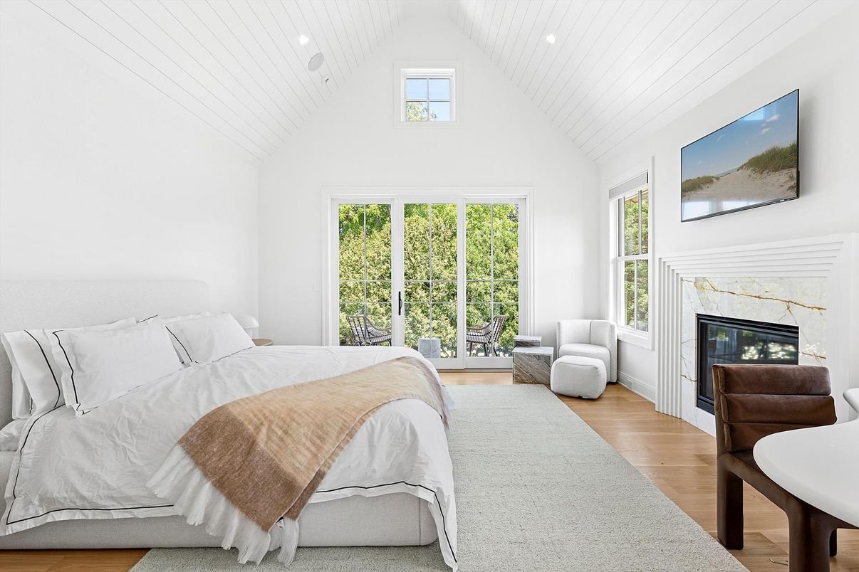 Bedroom, Fireplace, Interior, Recessed Lighting, Wood Texture Flooring